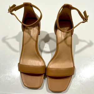 Naturalizer Tan heel
